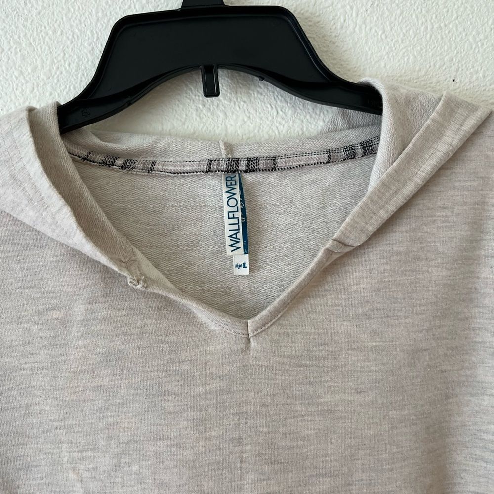 Wall Flower Hooded Long Sleeve Shirt L - Picture 2 of 5
